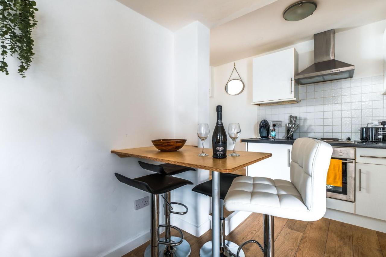 Cosy Flat In Free Parking Area, Next To Bus Stop Brighton