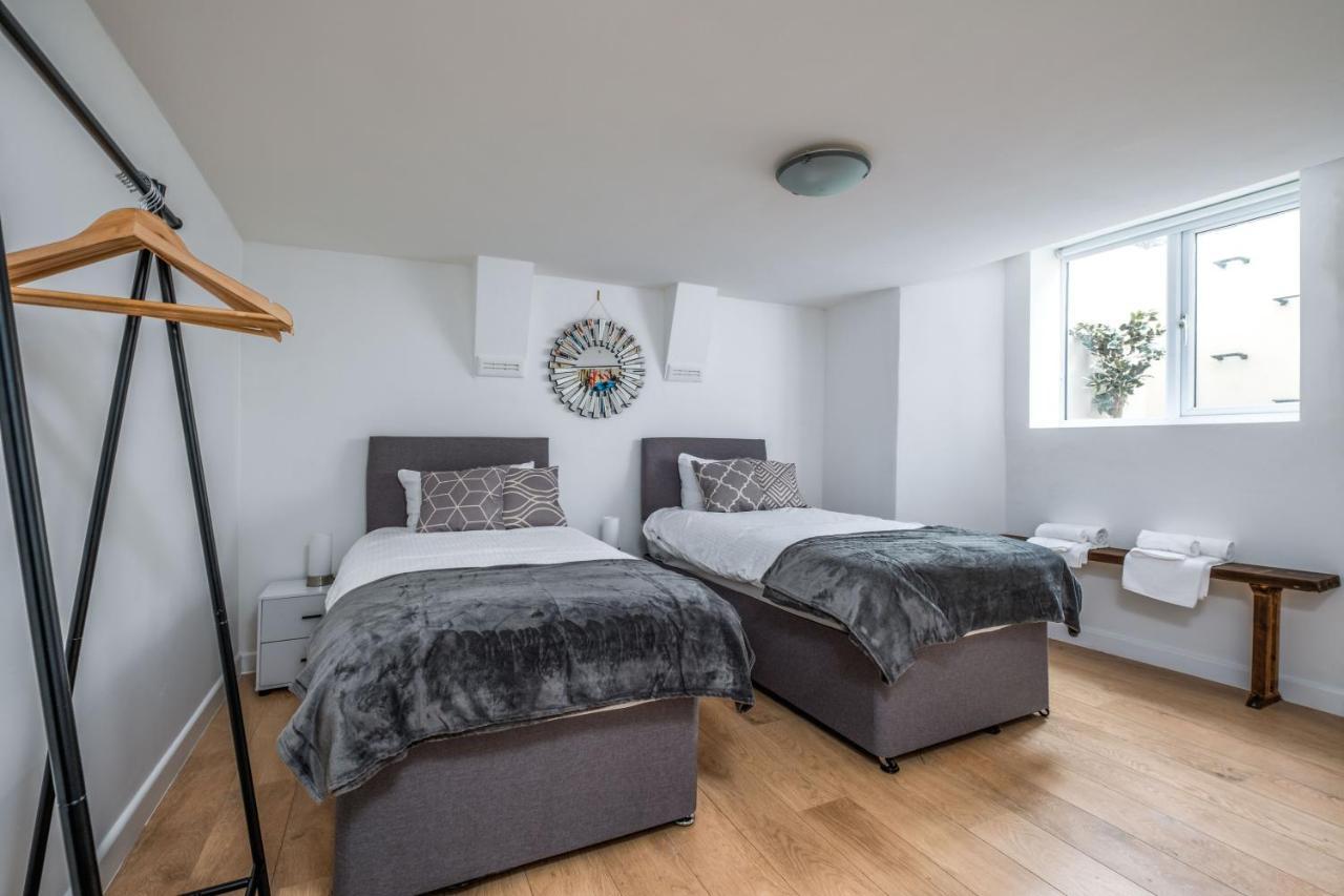 Cosy Flat In Free Parking Area, Next To Bus Stop
